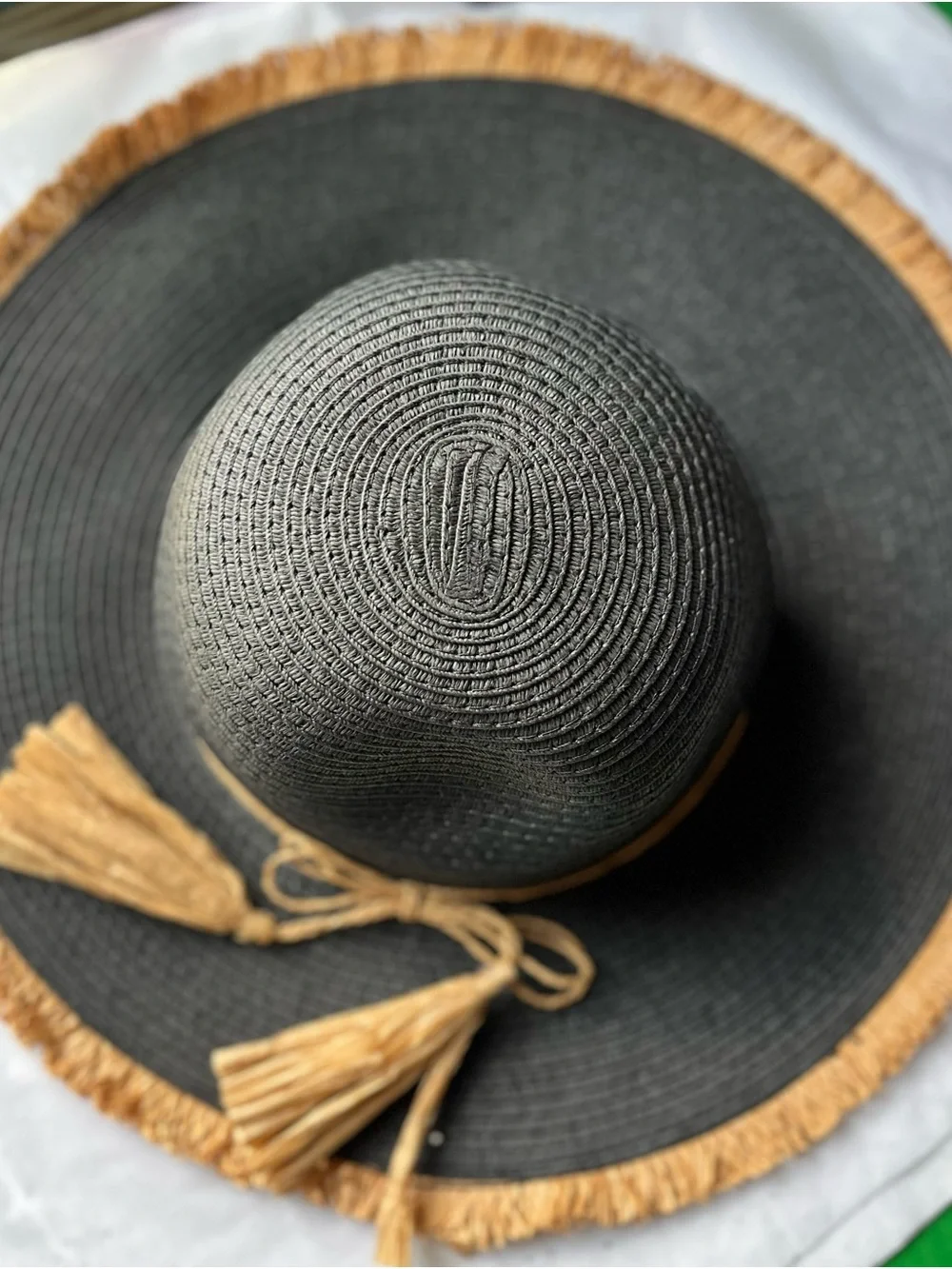 Jane & Berry Black Wide-Brim Straw Sun Hat with Tan Tassel Trim
